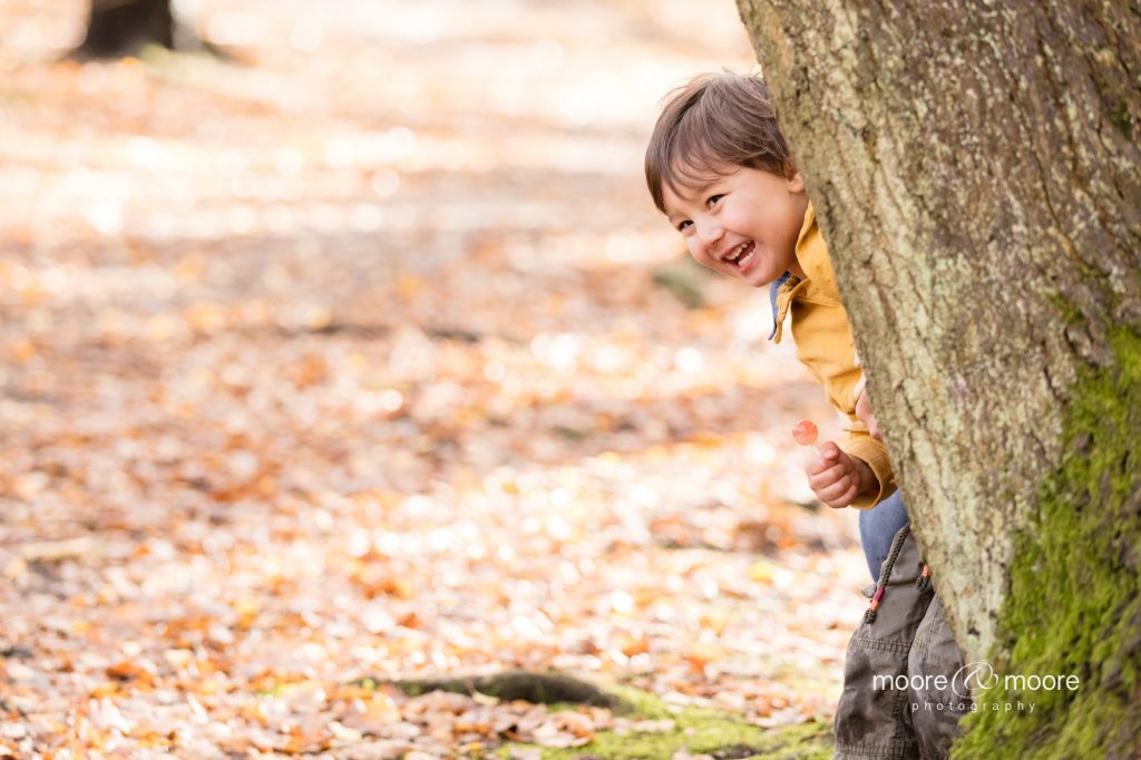 Autumn family photo session - children enjoying the woods. Photography by Helen Moore, moore&moore photography