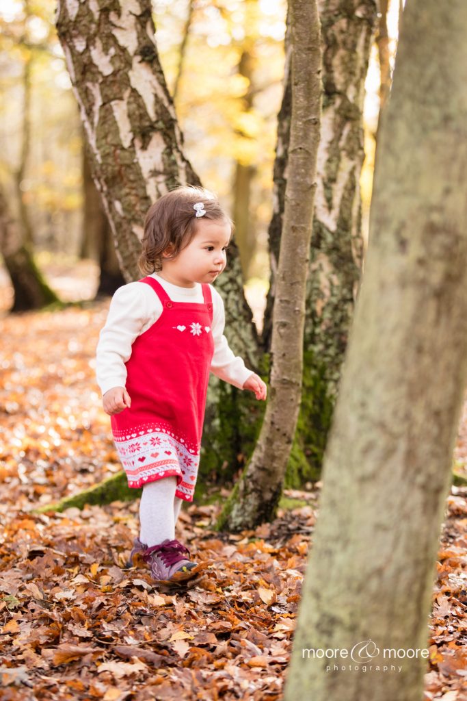 Autumn family photo session - children enjoying the woods. Photography by Helen Moore, moore&moore photography
